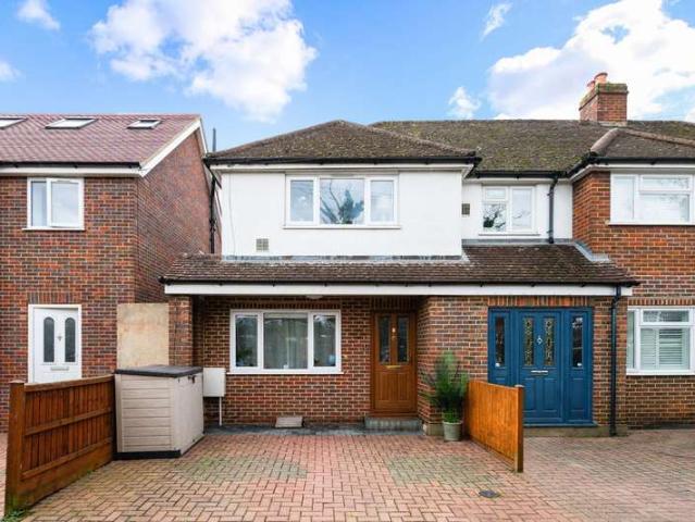 Cottage for sale in Stoneleigh, Ewell