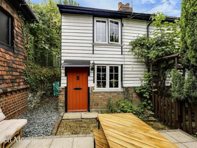 Cottage for sale in The Butts, Kent