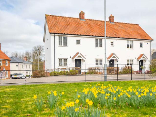 Cottage for sale in Chelmondiston, Suffolk