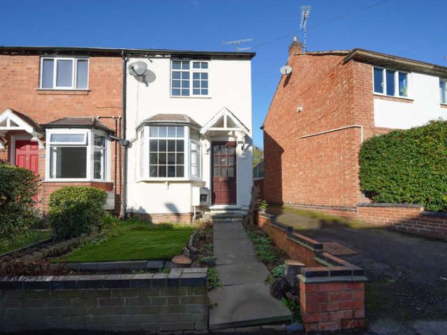 Cottage for rent in Mill End, Green Close