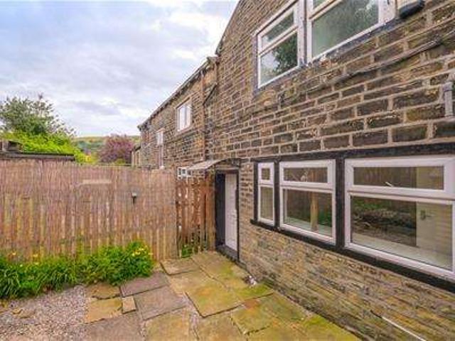 Cottage for sale in Ovenden, Halifax
