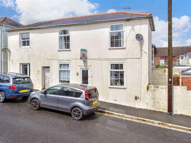 Cottage for sale in Binstead, Ryde