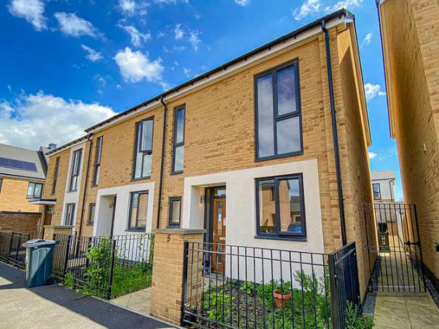 Cottage for sale in Locking Parklands, Locking