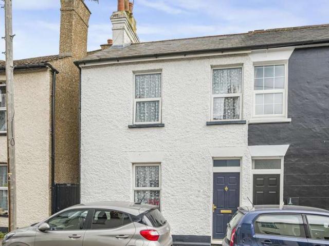 Cottage for sale in The Butts, Kent
