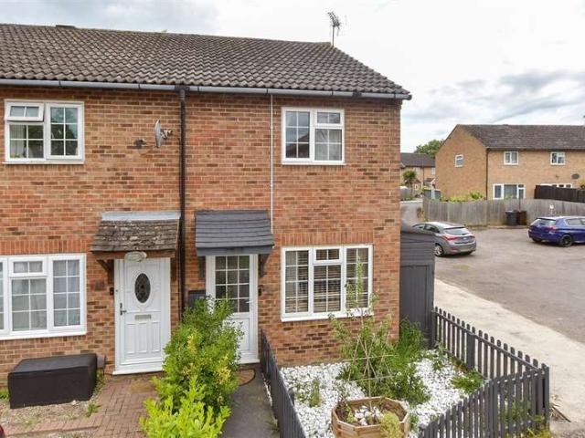 Cottage for sale in South Ashford, Bridgefield