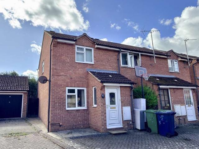 Cottage for sale in Priors Park, Tewkesbury