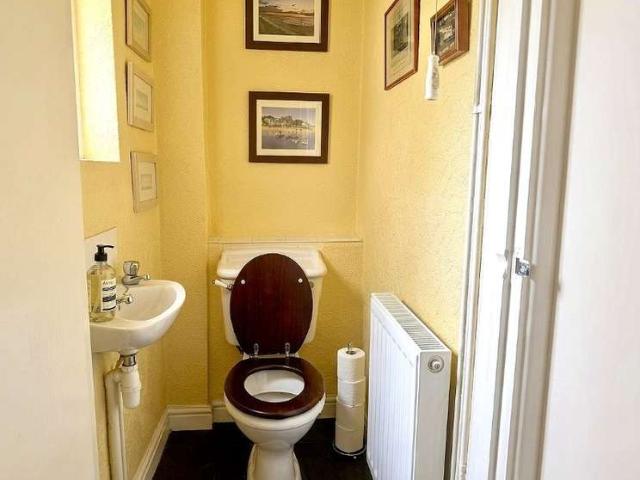Cottage for sale in Raunds