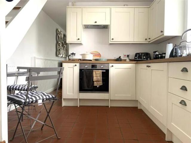 Cottage for rent in Oad Street, Kent