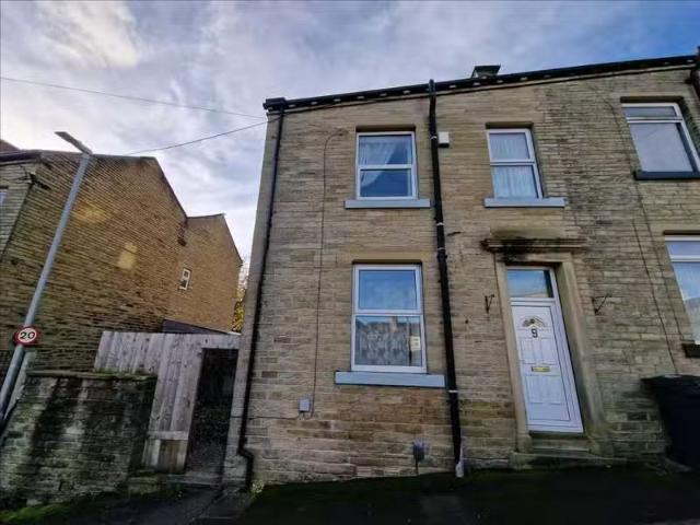 House for rent in Thornhills, Brighouse