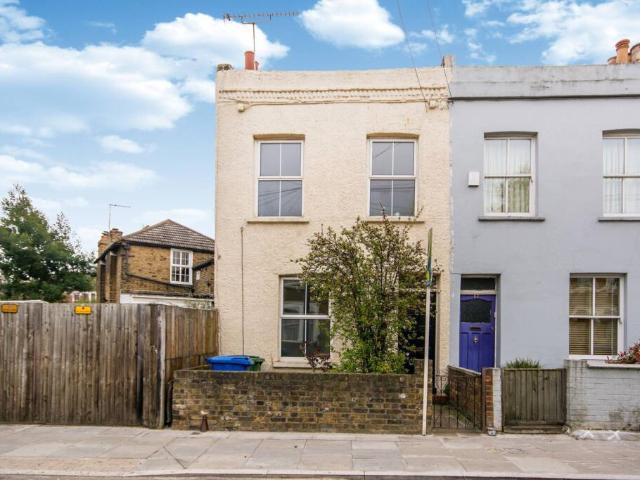 Terraced House for rent in Peckham