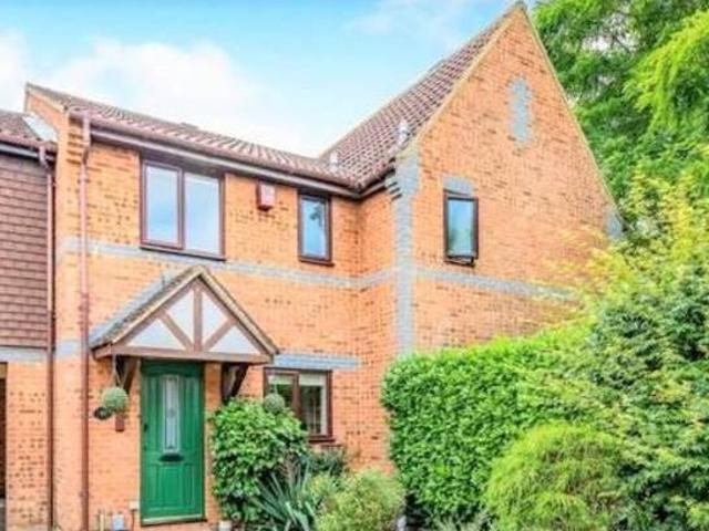 House for rent in Surrey, England