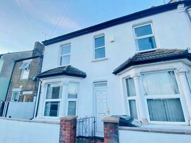 House for rent in Surrey