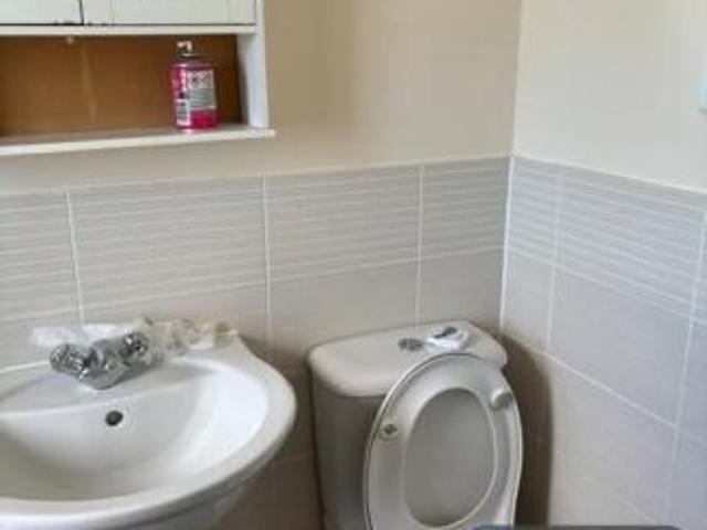 Cottage for rent in Sheerness, Oad Street