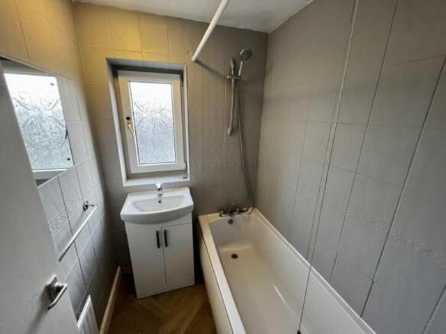 Cottage for rent in City Of Kingston Upon Hull