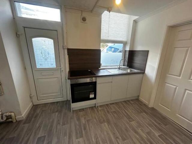 Cottage for rent in Follaton, Strode