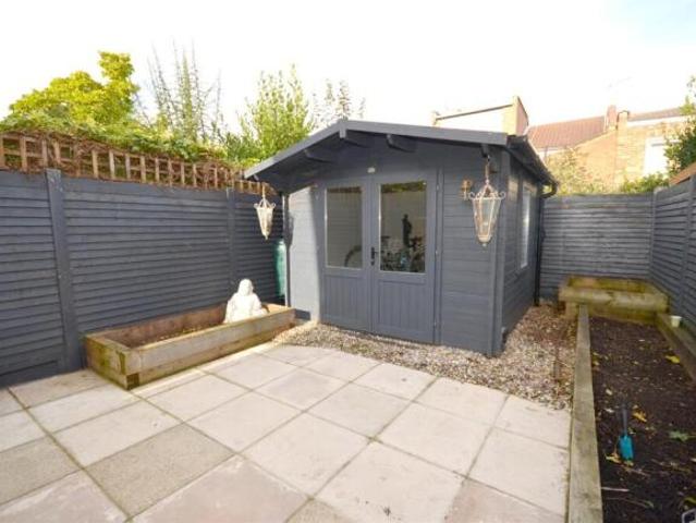 Cottage for rent in Cat Hill, England