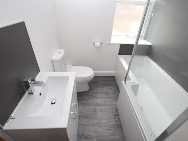 Cottage for rent in Queensbury, West Yorkshire