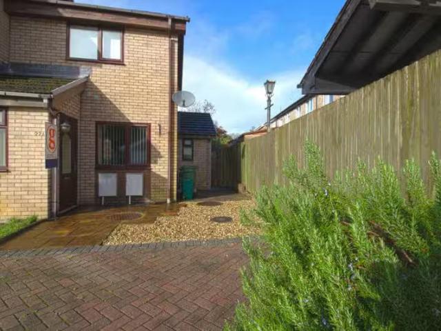House for rent in Taffs Well, Wales