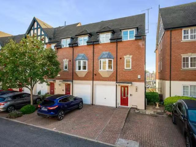 House for rent in Cuddington, Cheshire
