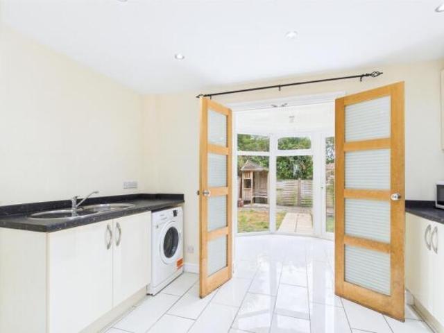 Cottage for rent in Grange Park, Swindon