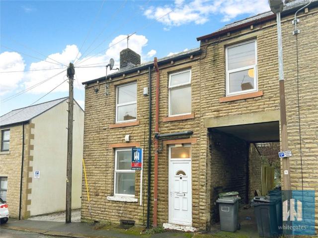 Terraced House for rent in Newsome