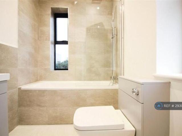 Cottage for rent in Reading