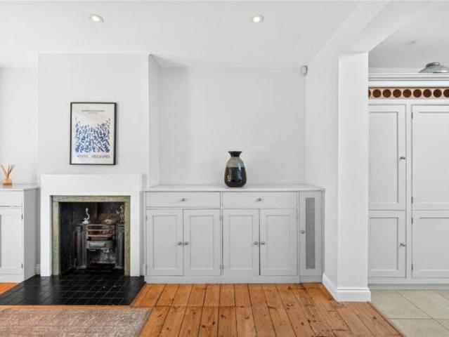 Cottage for rent in Cat Hill