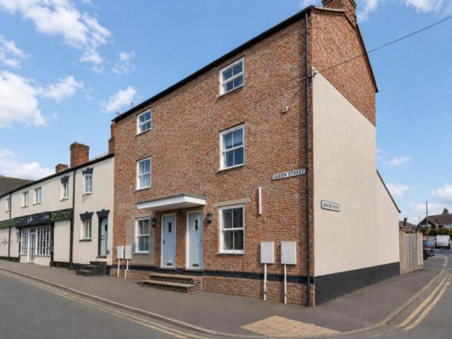 Cottage for rent in Green Close, Warwickshire