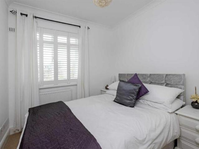 Cottage for rent in Putney, Greater London