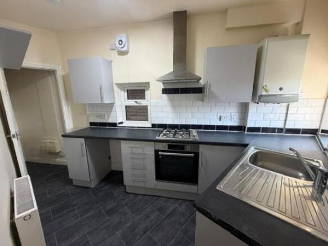 Cottage for rent in Queensbury, West Yorkshire