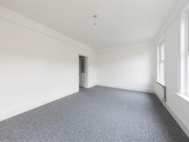 Cottage for rent in Leyton, Greater London