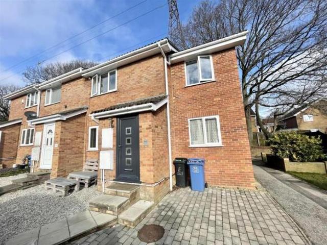 Cottage for rent in Creekmoor, Poole