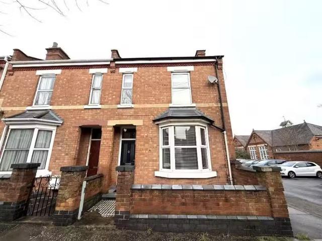 House for rent in Green Close, Warwickshire