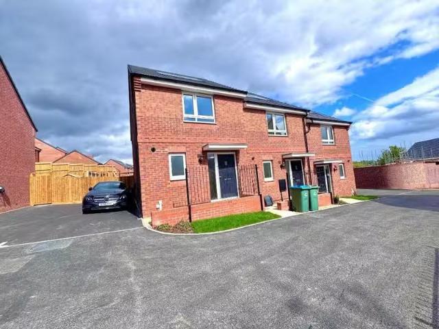 House for rent in Stivichall, West Midlands