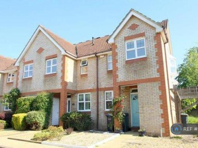 House for rent in Row Town, Surrey