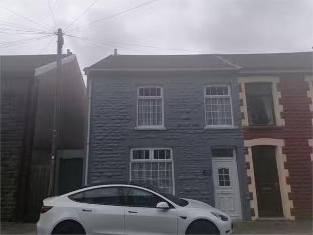 House for rent in Llwynypia, Wales