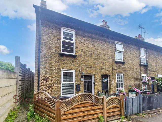 House for sale in Kings Hill, Colliers End