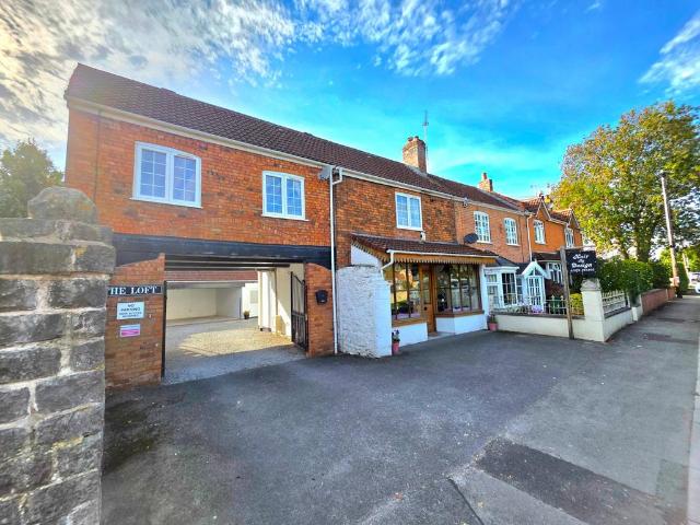 House for sale in Brent Knoll, Somerset