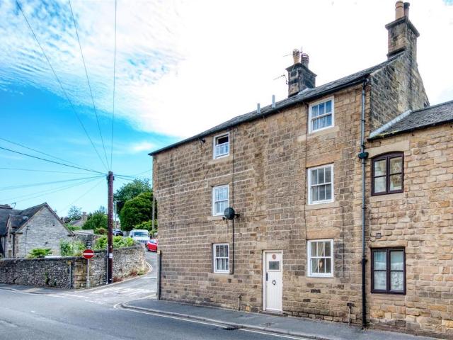 House for sale in Froggatt, East Midlands