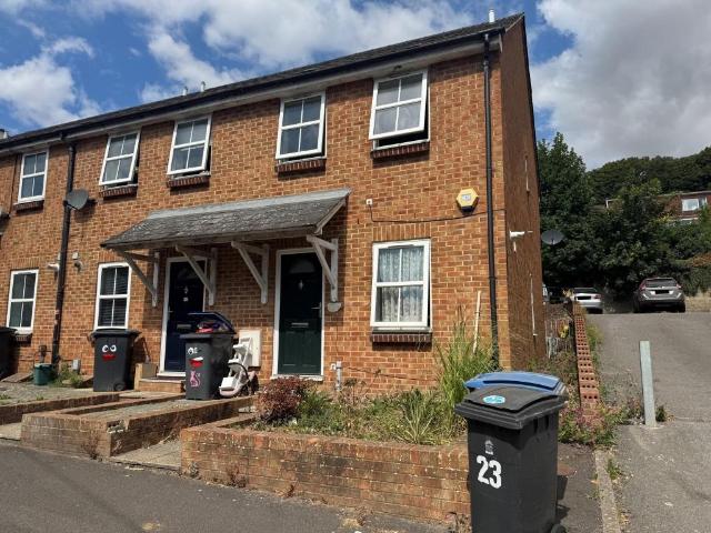 House for sale in River, Ash