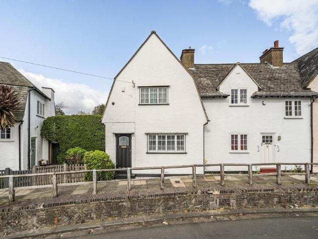 House for sale in Well Hall, Greater London
