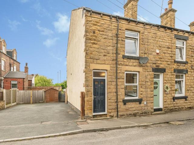 House for sale in West Ardsley, Tingley