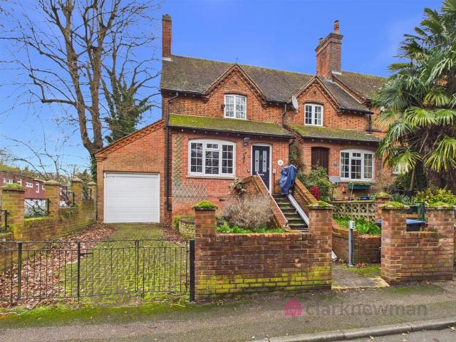 House for sale in Old Harlow, Harlow