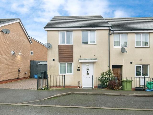 House for sale in Woodsetton, Coseley