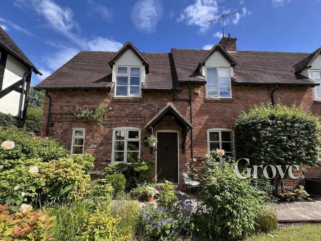 House for sale in Stakenbridge, Wyre Forest