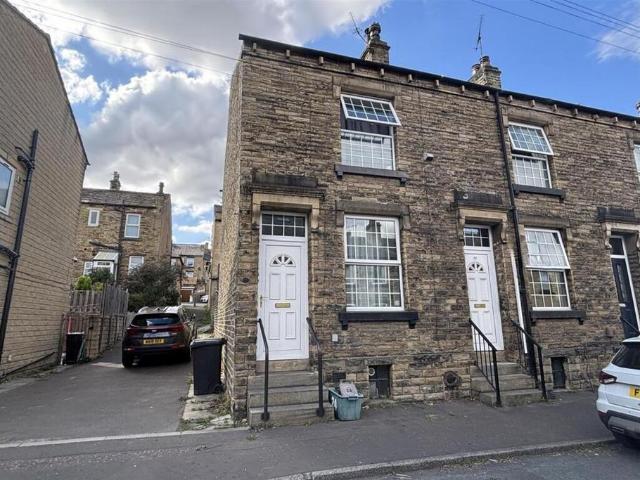 House for sale in Thornhills, Brighouse