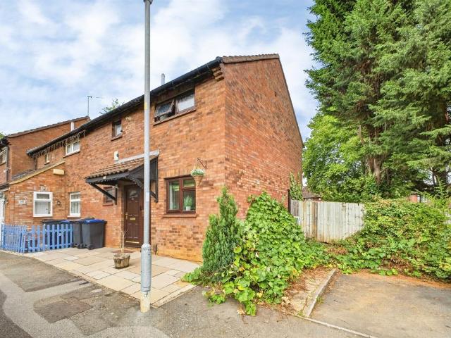 House for sale in Blackthorn, Northampton
