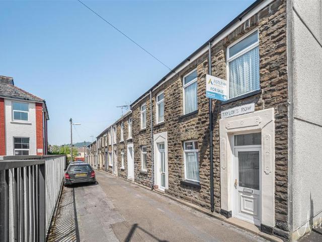 House for sale in Cimla, Neath