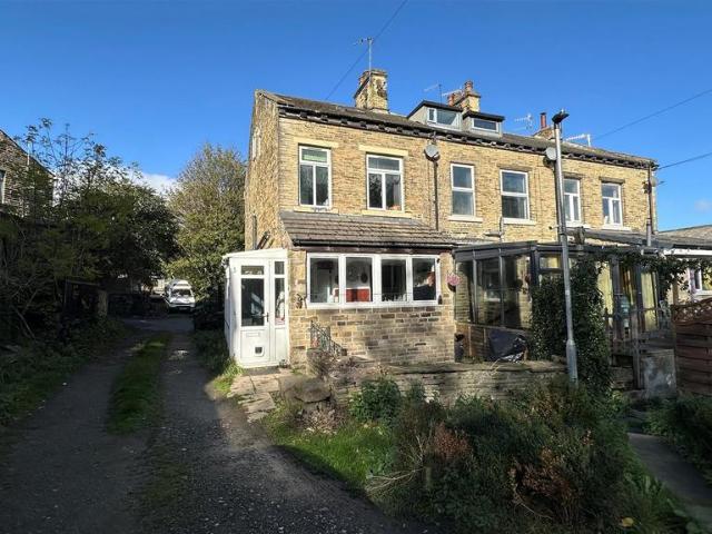 House for sale in Baildon, West Yorkshire
