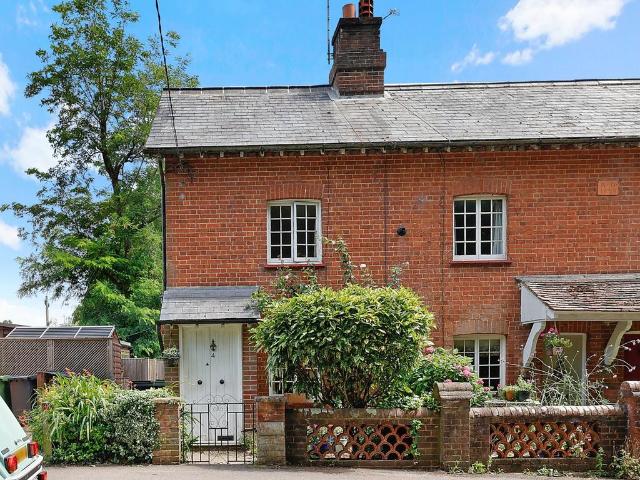 House for sale in Pachesham Park, Surrey